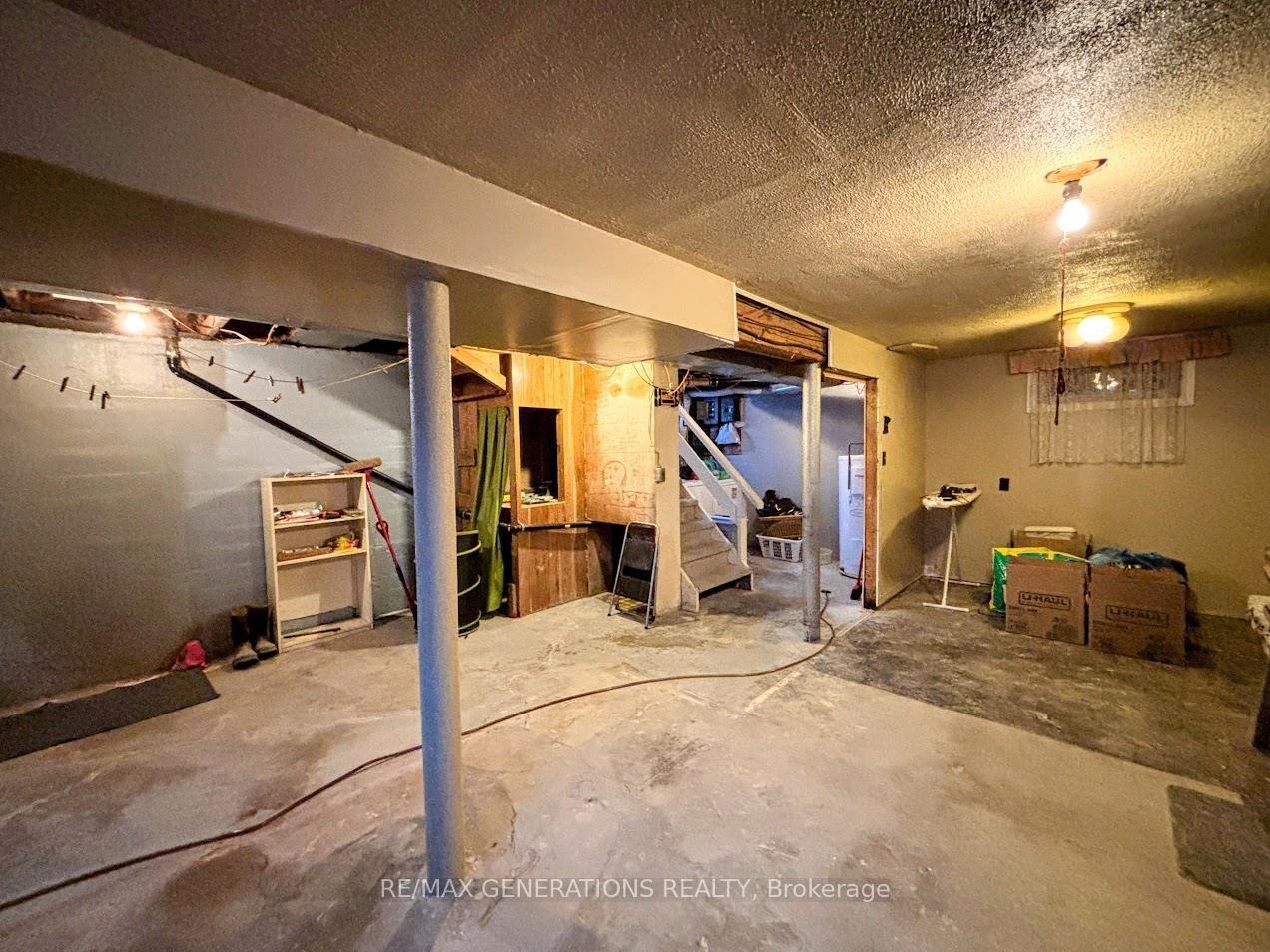 Photo 23 of 18 Ohsweken Road, Manitouwadge — HOMEH