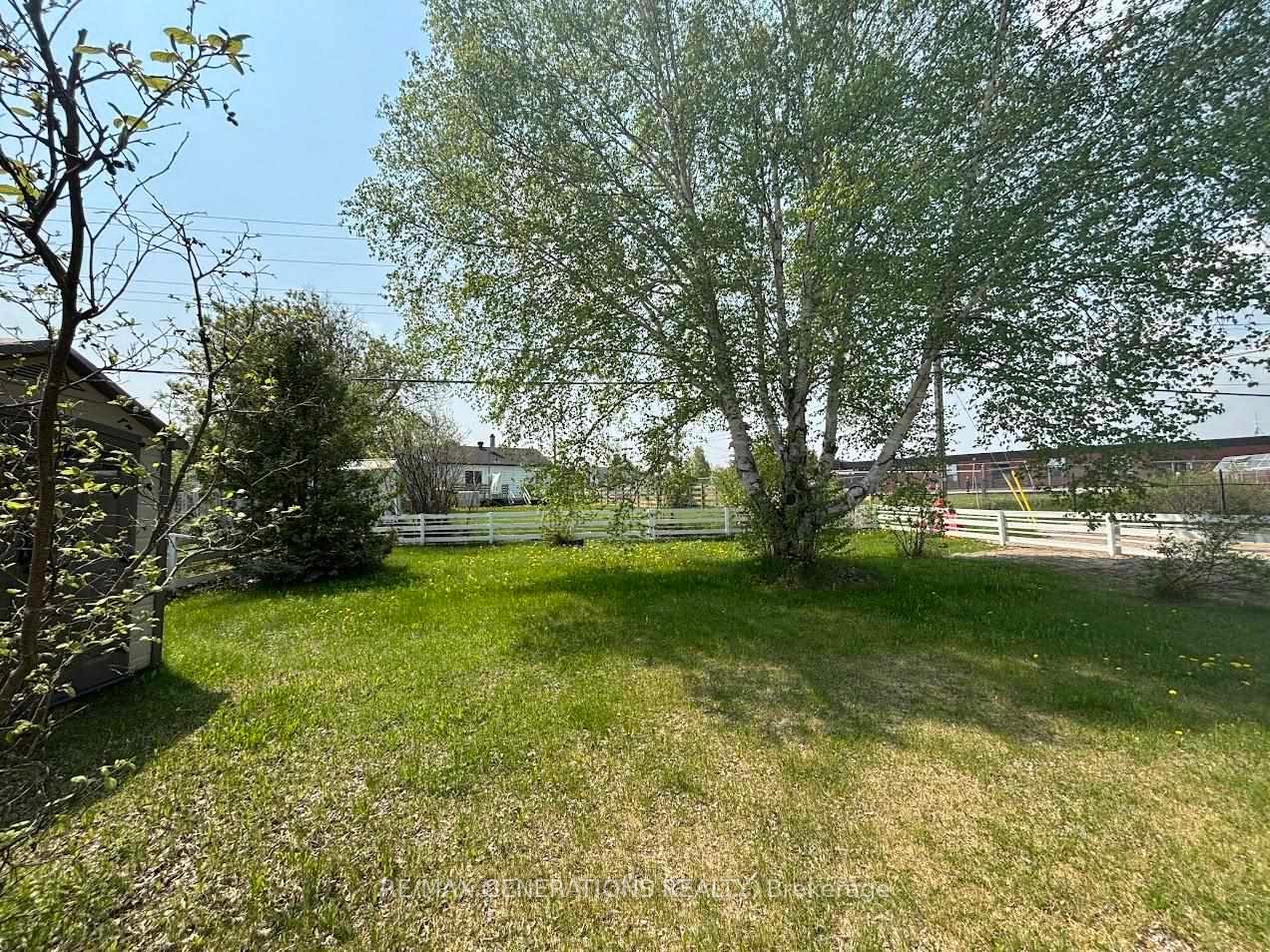 Photo 31 of 18 Ohsweken Road, Manitouwadge — HOMEH
