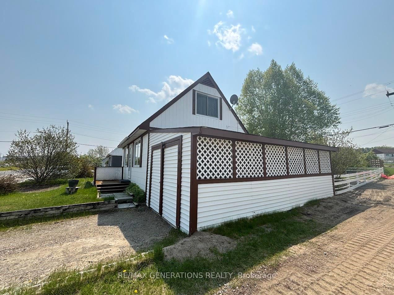 Photo 34 of 18 Ohsweken Road, Manitouwadge — HOMEH