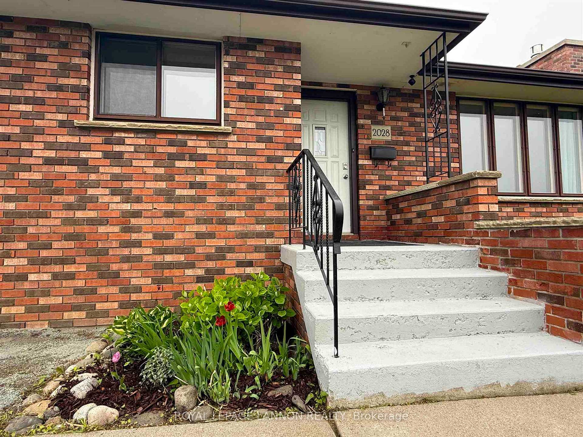 Photo 5 of 2028 Arthur Street E, Thunder Bay, Green Acres — HOMEH