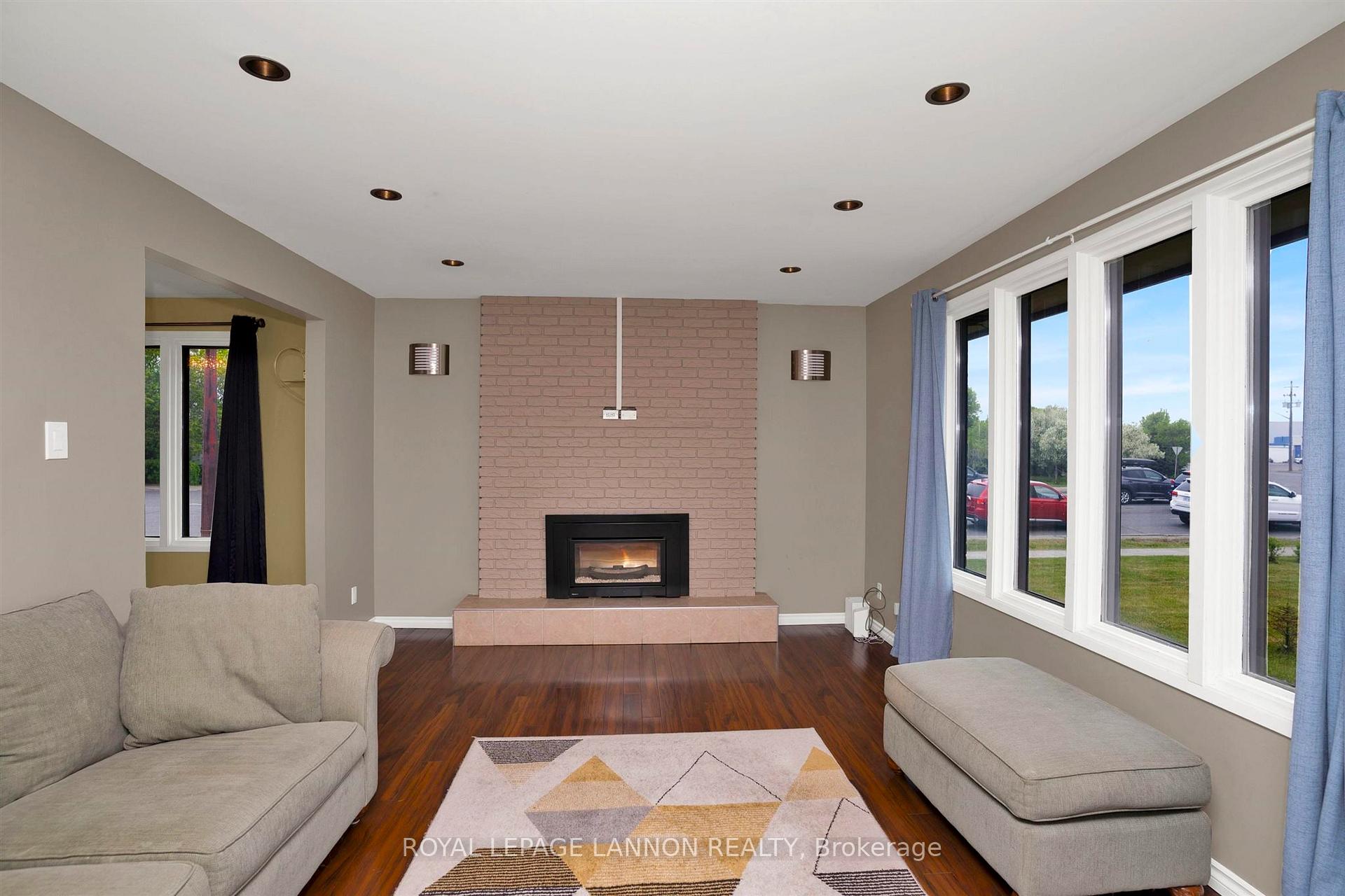 Photo 6 of 2028 Arthur Street E, Thunder Bay, Green Acres — HOMEH