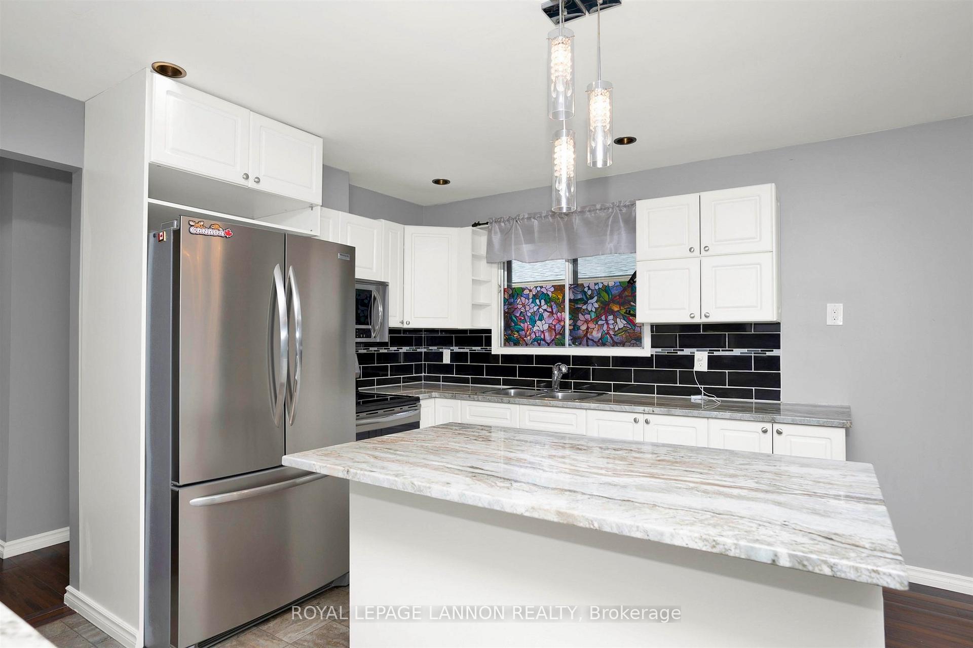 Photo 11 of 2028 Arthur Street E, Thunder Bay, Green Acres — HOMEH