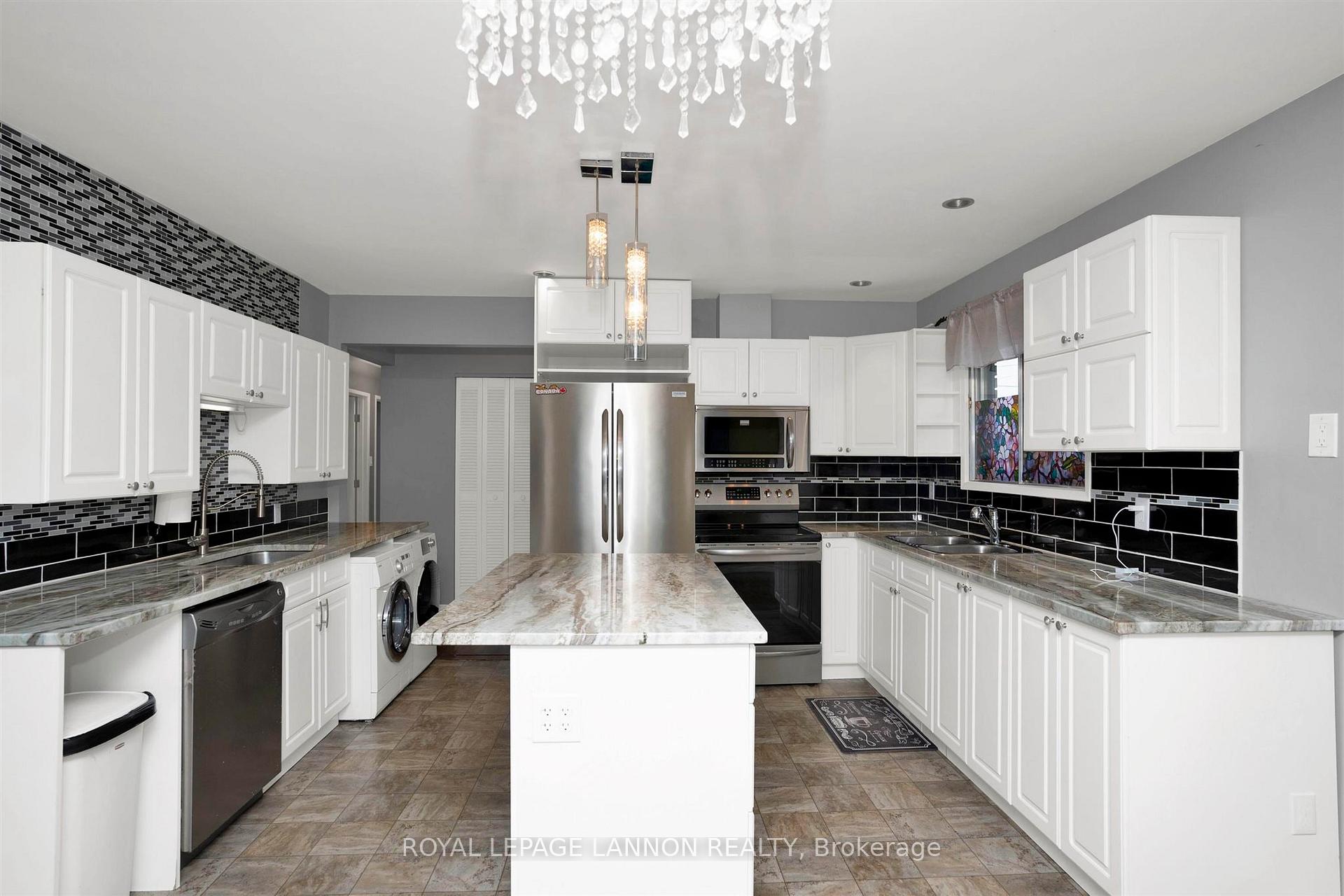 Photo 12 of 2028 Arthur Street E, Thunder Bay, Green Acres — HOMEH