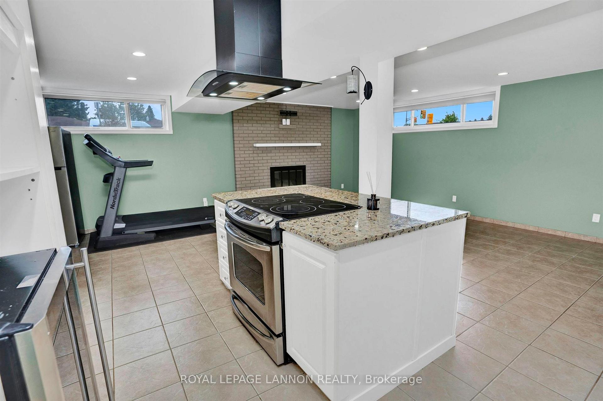 Photo 27 of 2028 Arthur Street E, Thunder Bay, Green Acres — HOMEH