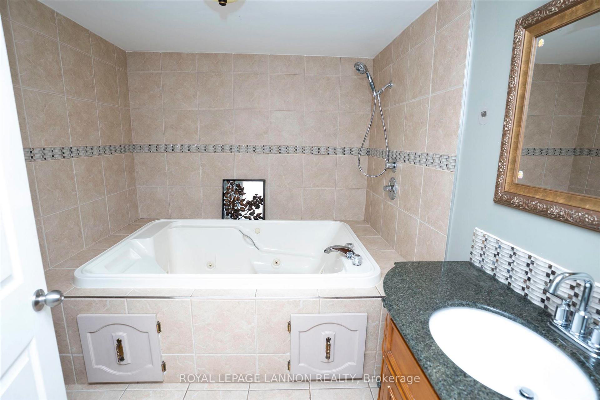Photo 39 of 2028 Arthur Street E, Thunder Bay, Green Acres — HOMEH