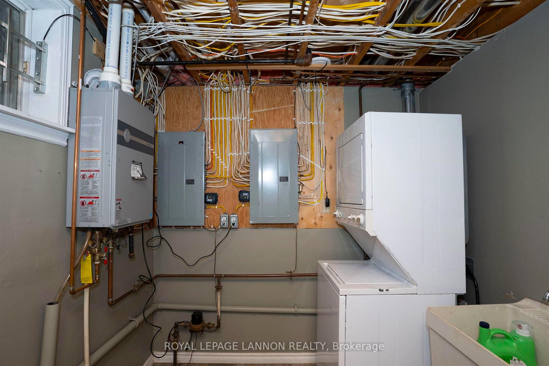 Photo 41 of 2028 Arthur Street E, Thunder Bay, Green Acres — HOMEH