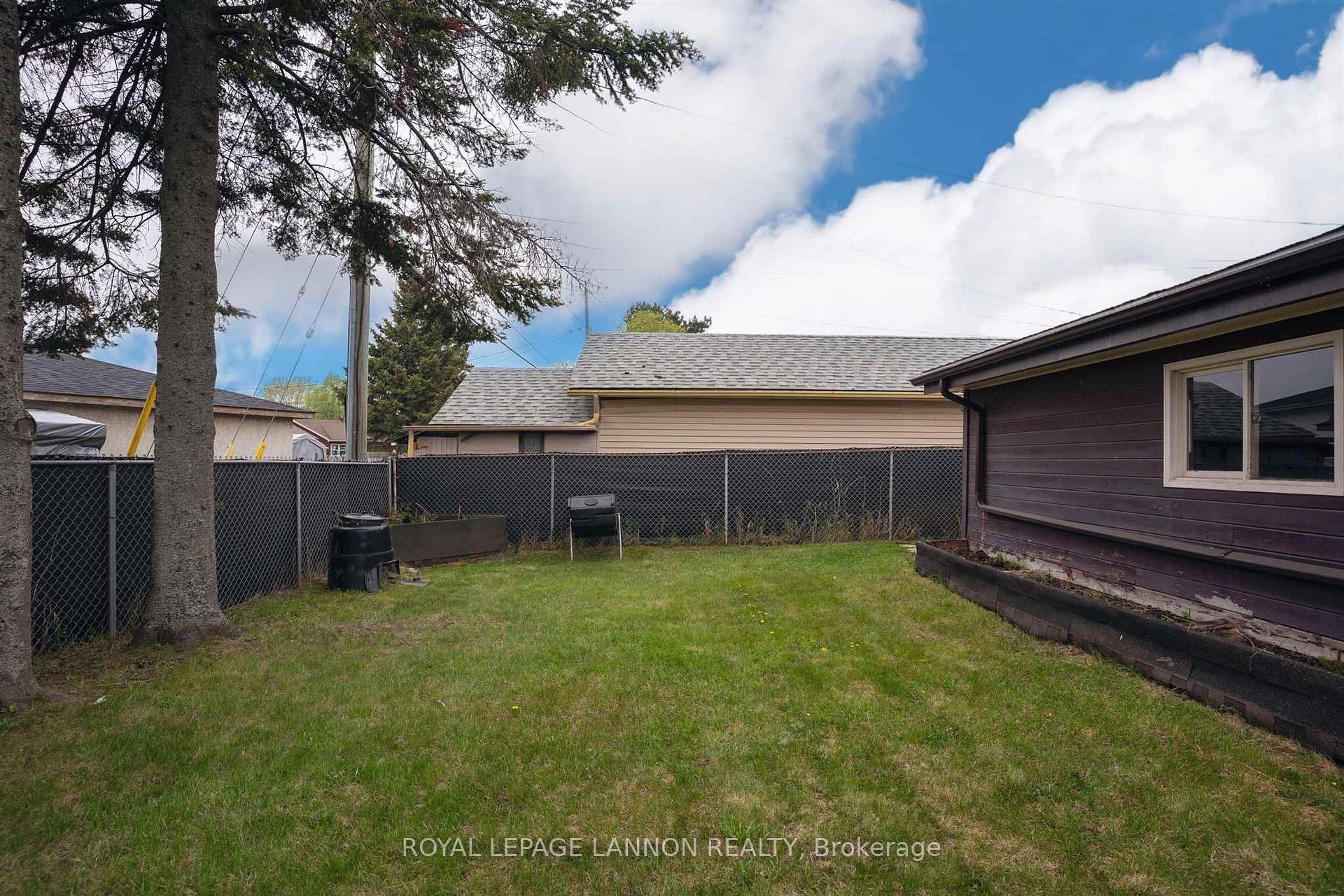 Photo 43 of 2028 Arthur Street E, Thunder Bay, Green Acres — HOMEH