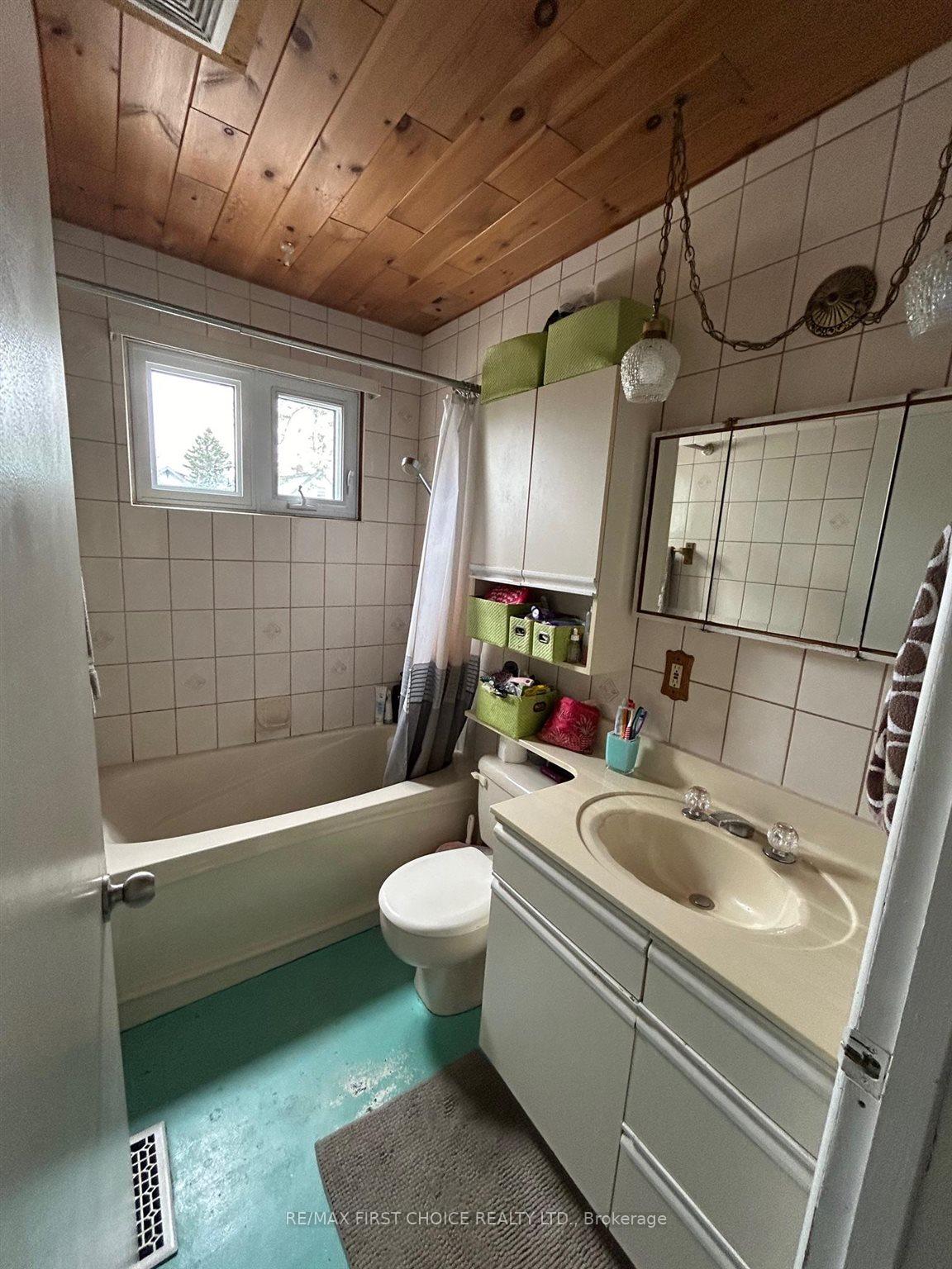 Photo 6 of 104 Penfold Street, Thunder Bay, Shuniah — HOMEH