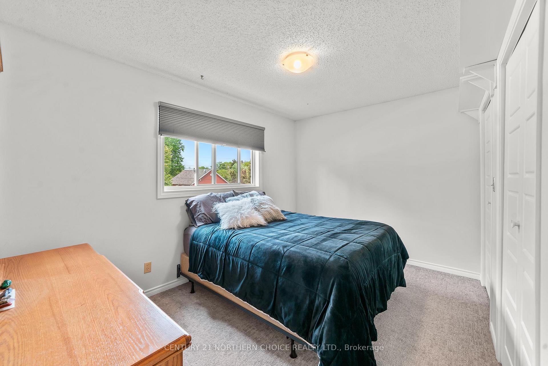 Photo 16 of 519 Eighth Avenue S, Kenora, Lakeside — HOMEH