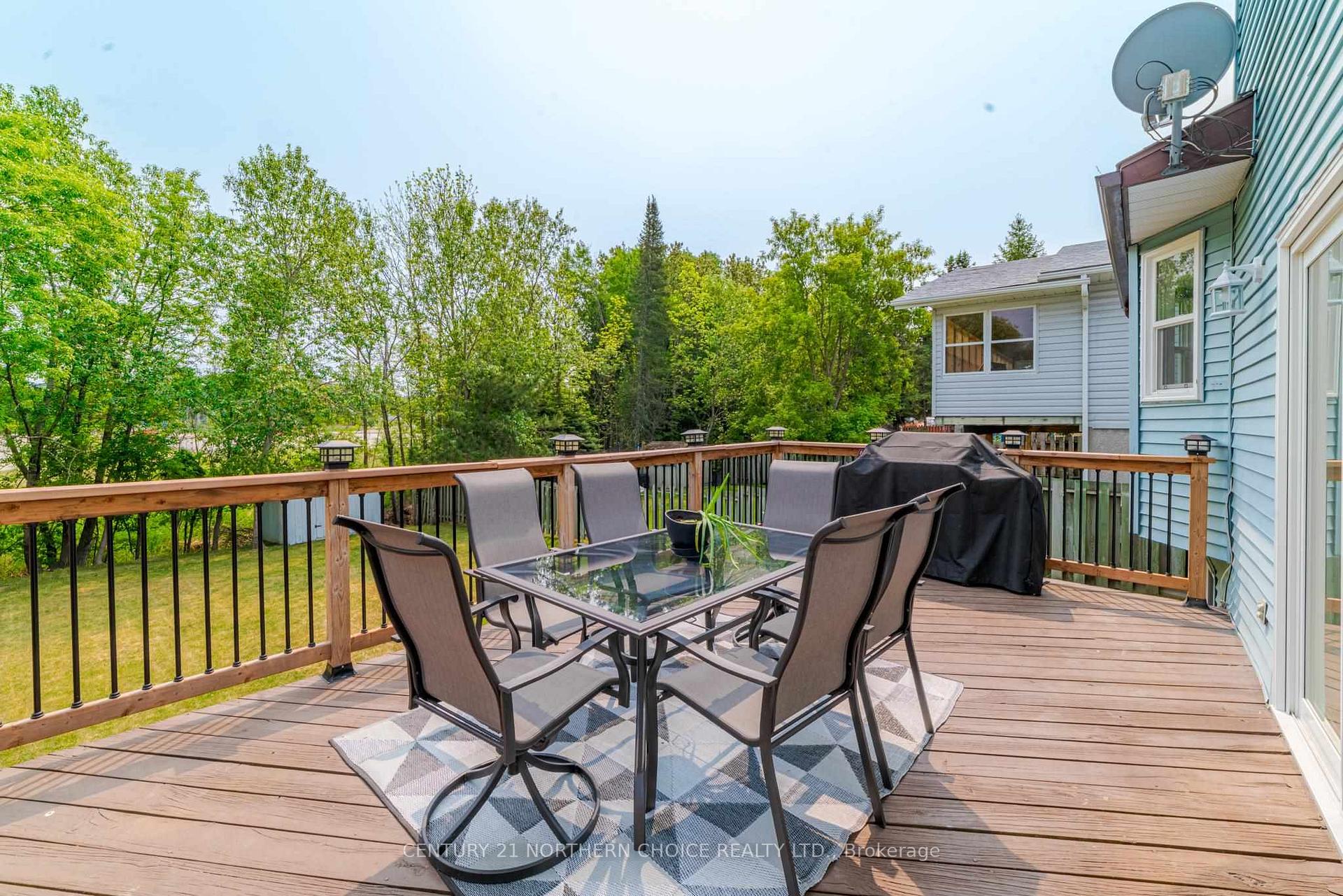 Photo 32 of 519 Eighth Avenue S, Kenora, Lakeside — HOMEH