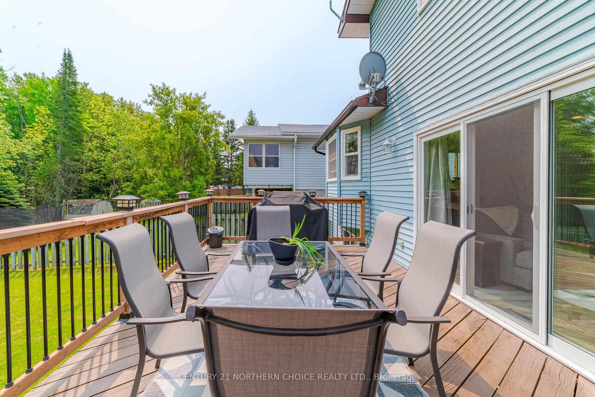 Photo 33 of 519 Eighth Avenue S, Kenora, Lakeside — HOMEH