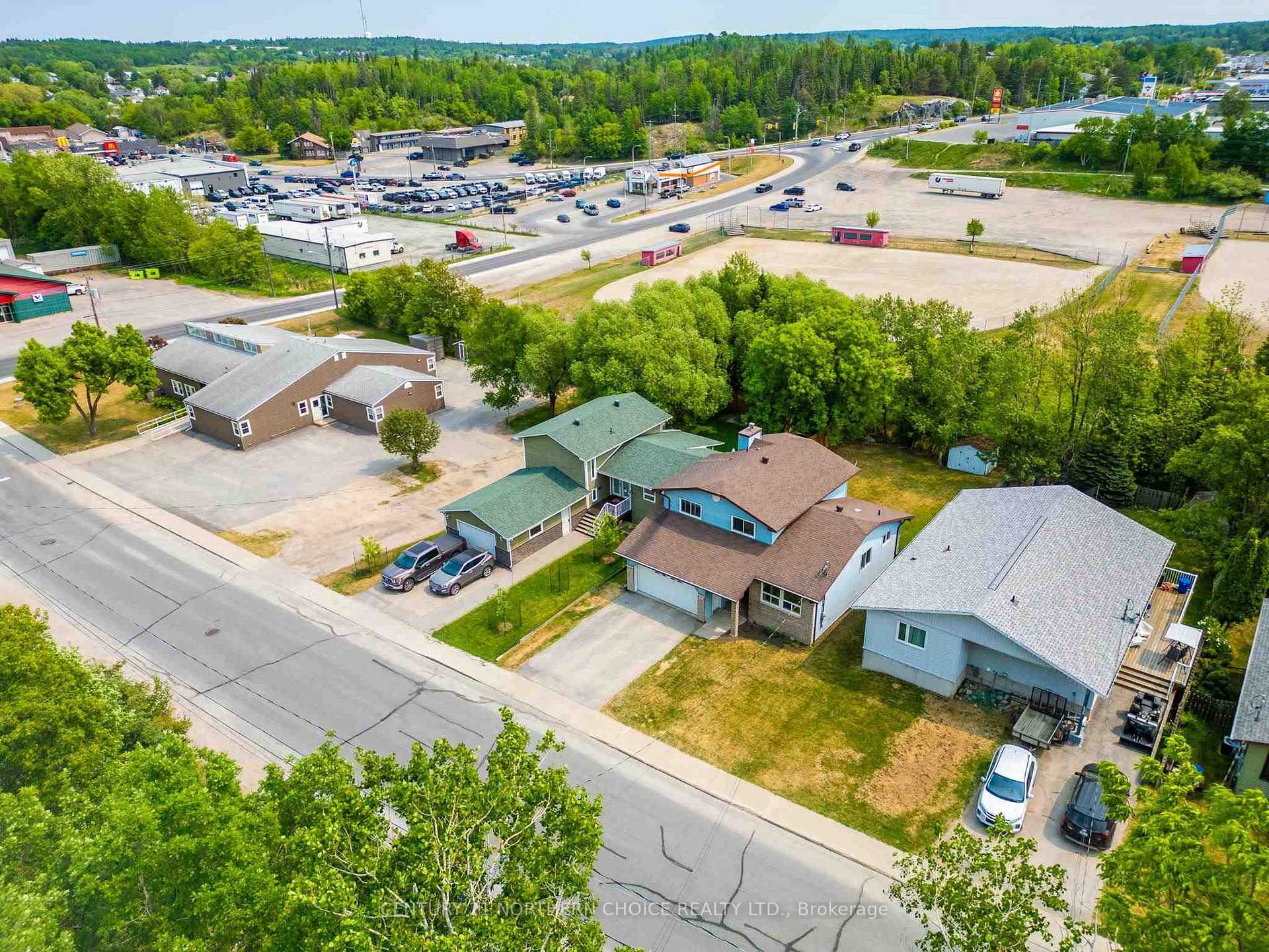 Photo 38 of 519 Eighth Avenue S, Kenora, Lakeside — HOMEH