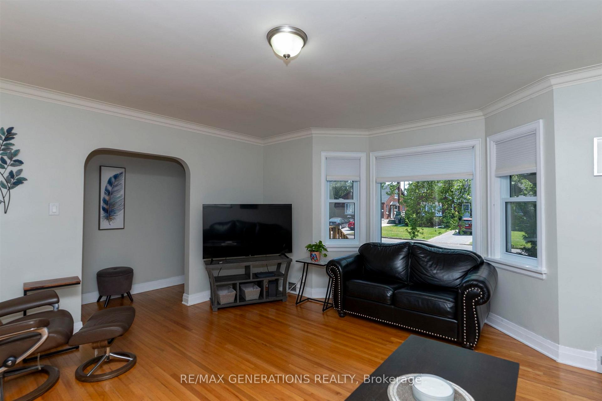 Photo 4 of 531 Hyde Park Avenue, Thunder Bay, Hyde Park — HOMEH