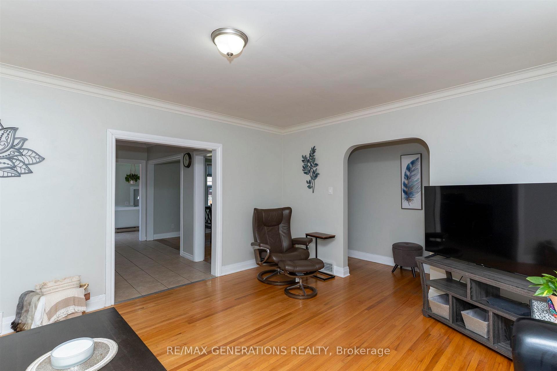 Photo 5 of 531 Hyde Park Avenue, Thunder Bay, Hyde Park — HOMEH