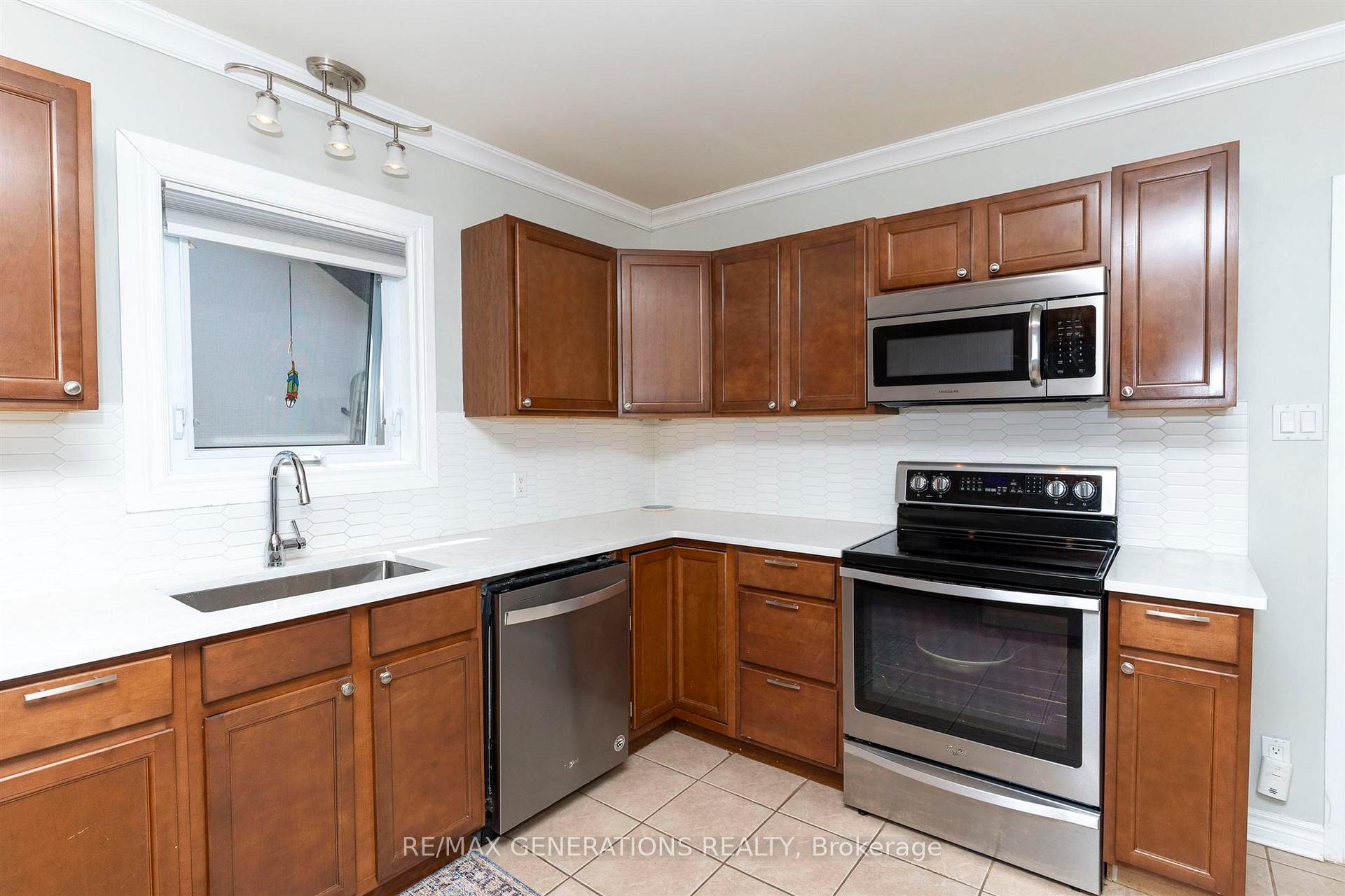 Photo 8 of 531 Hyde Park Avenue, Thunder Bay, Hyde Park — HOMEH