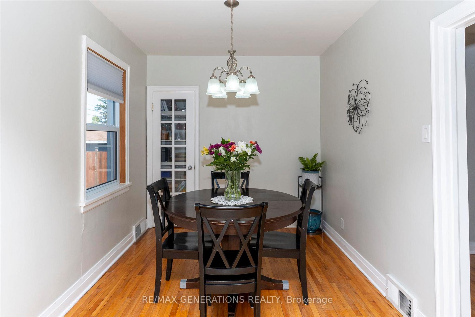 Photo 9 of 531 Hyde Park Avenue, Thunder Bay, Hyde Park — HOMEH