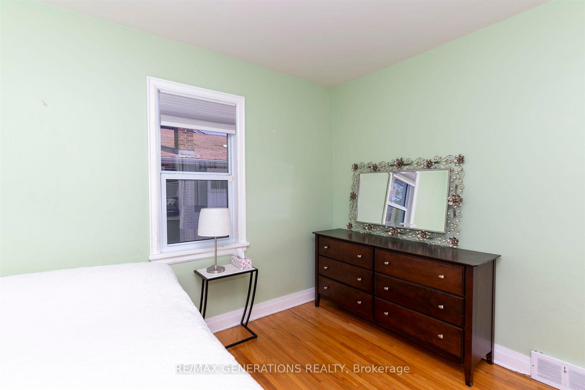 Photo 17 of 531 Hyde Park Avenue, Thunder Bay, Hyde Park — HOMEH