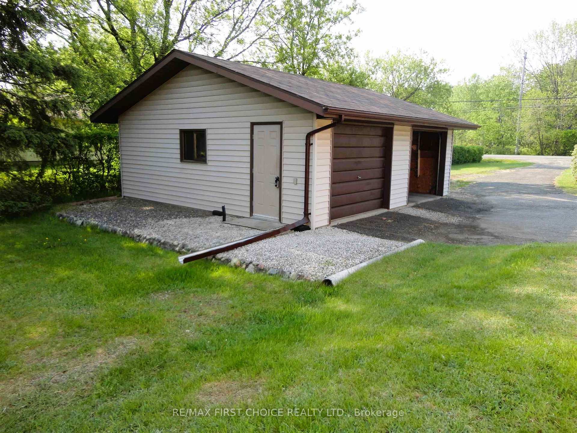 Photo 4 of 1805 Rosslyn Road, Thunder Bay, Rosslyn Road — HOMEH
