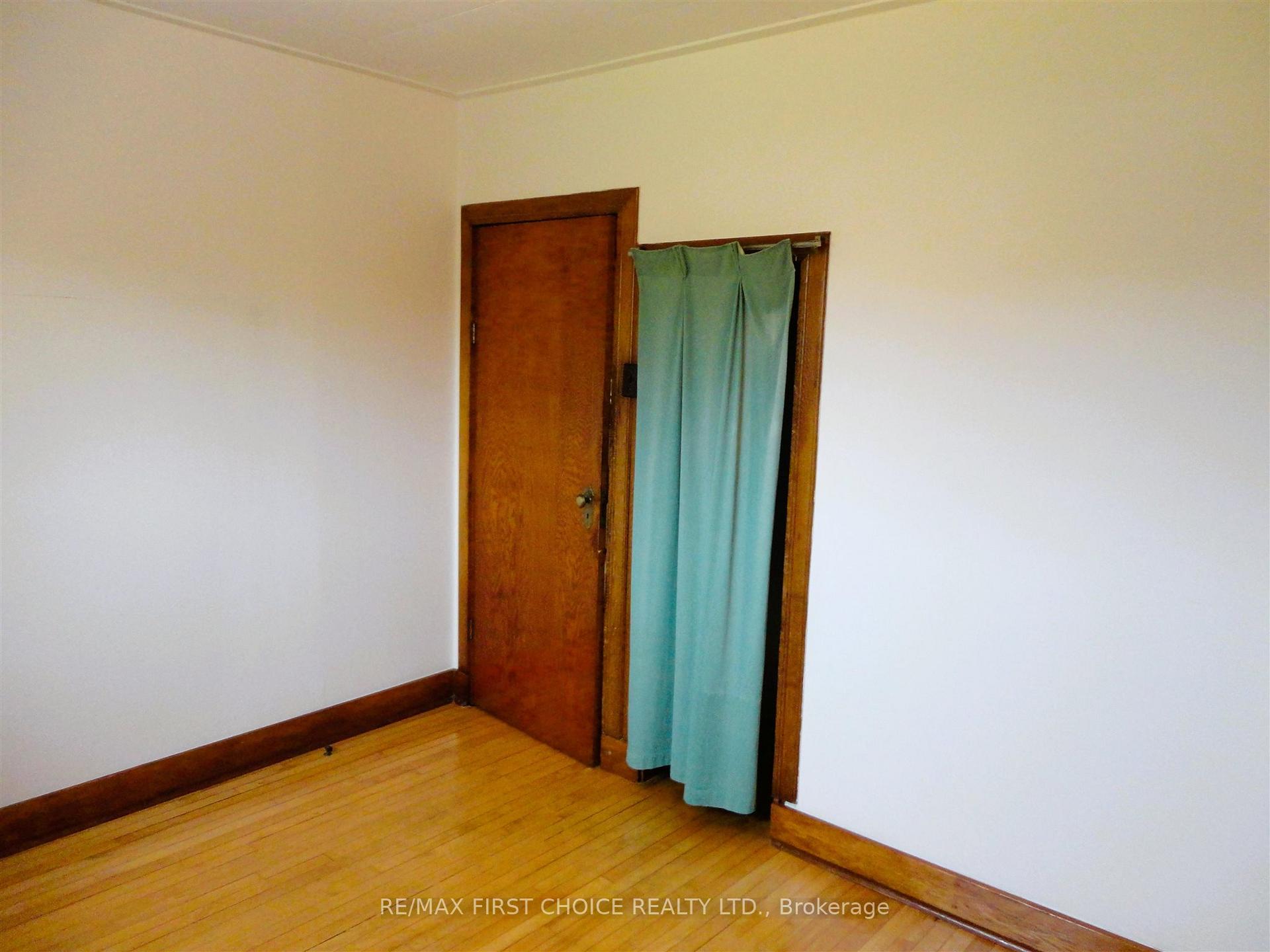 Photo 14 of 1805 Rosslyn Road, Thunder Bay, Rosslyn Road — HOMEH