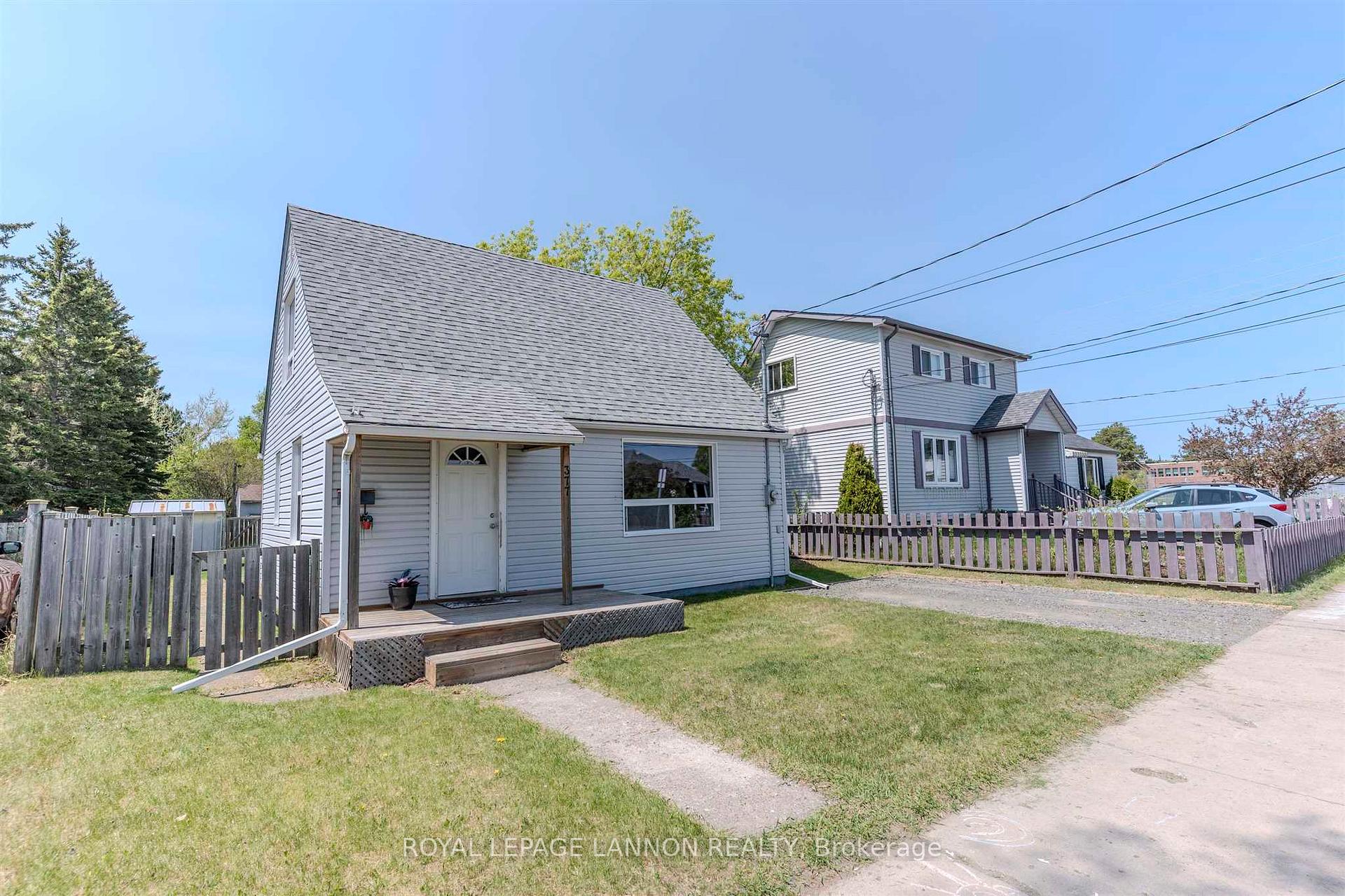 Photo 2 of 377 Leslie Avenue, Thunder Bay, Current River — HOMEH