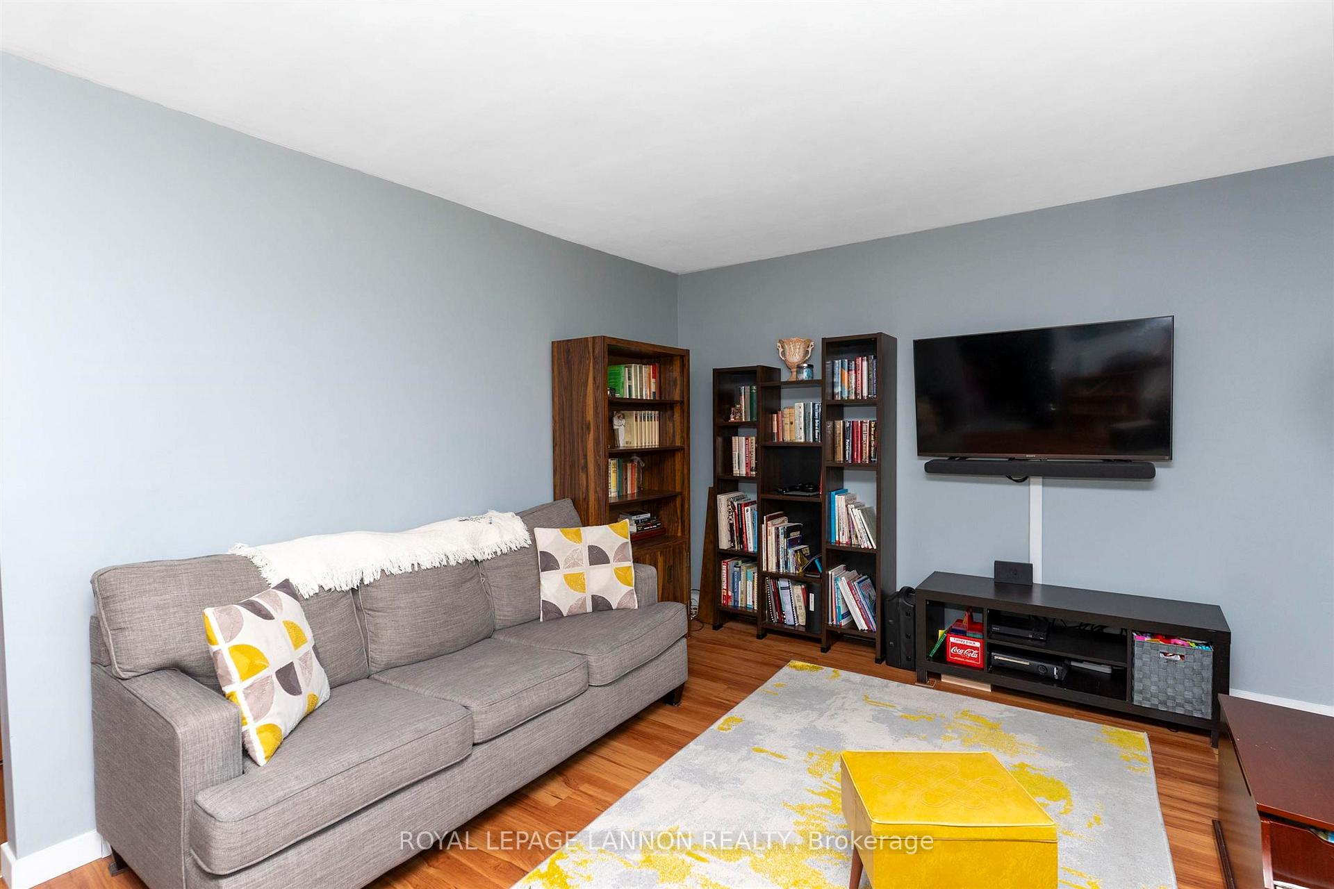 Photo 13 of 377 Leslie Avenue, Thunder Bay, Current River — HOMEH