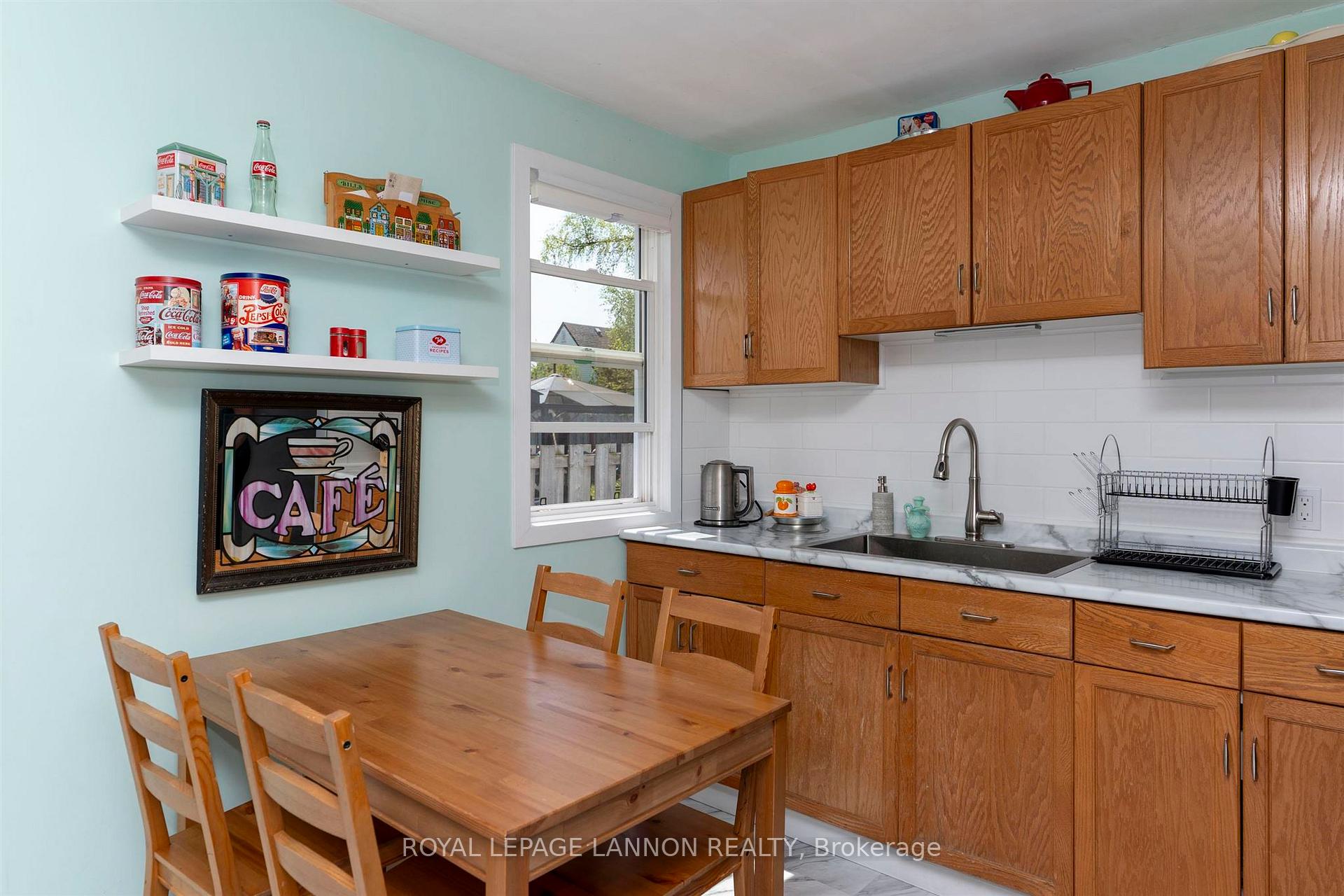 Photo 16 of 377 Leslie Avenue, Thunder Bay, Current River — HOMEH