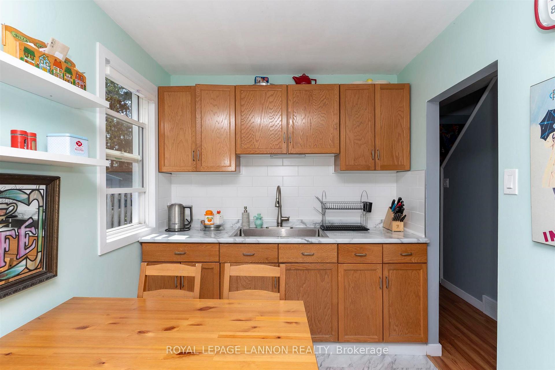 Photo 17 of 377 Leslie Avenue, Thunder Bay, Current River — HOMEH