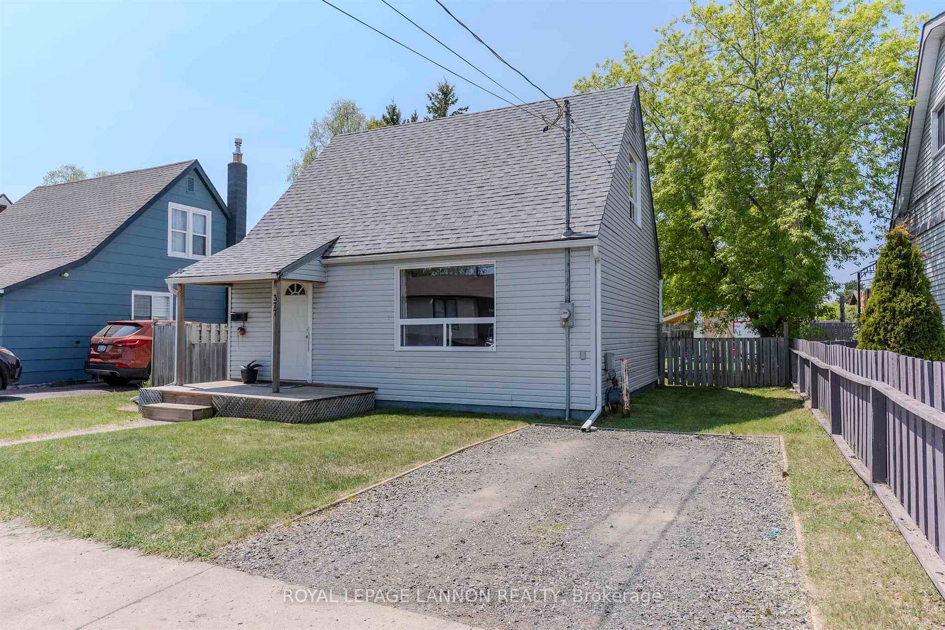 Photo 26 of 377 Leslie Avenue, Thunder Bay, Current River — HOMEH
