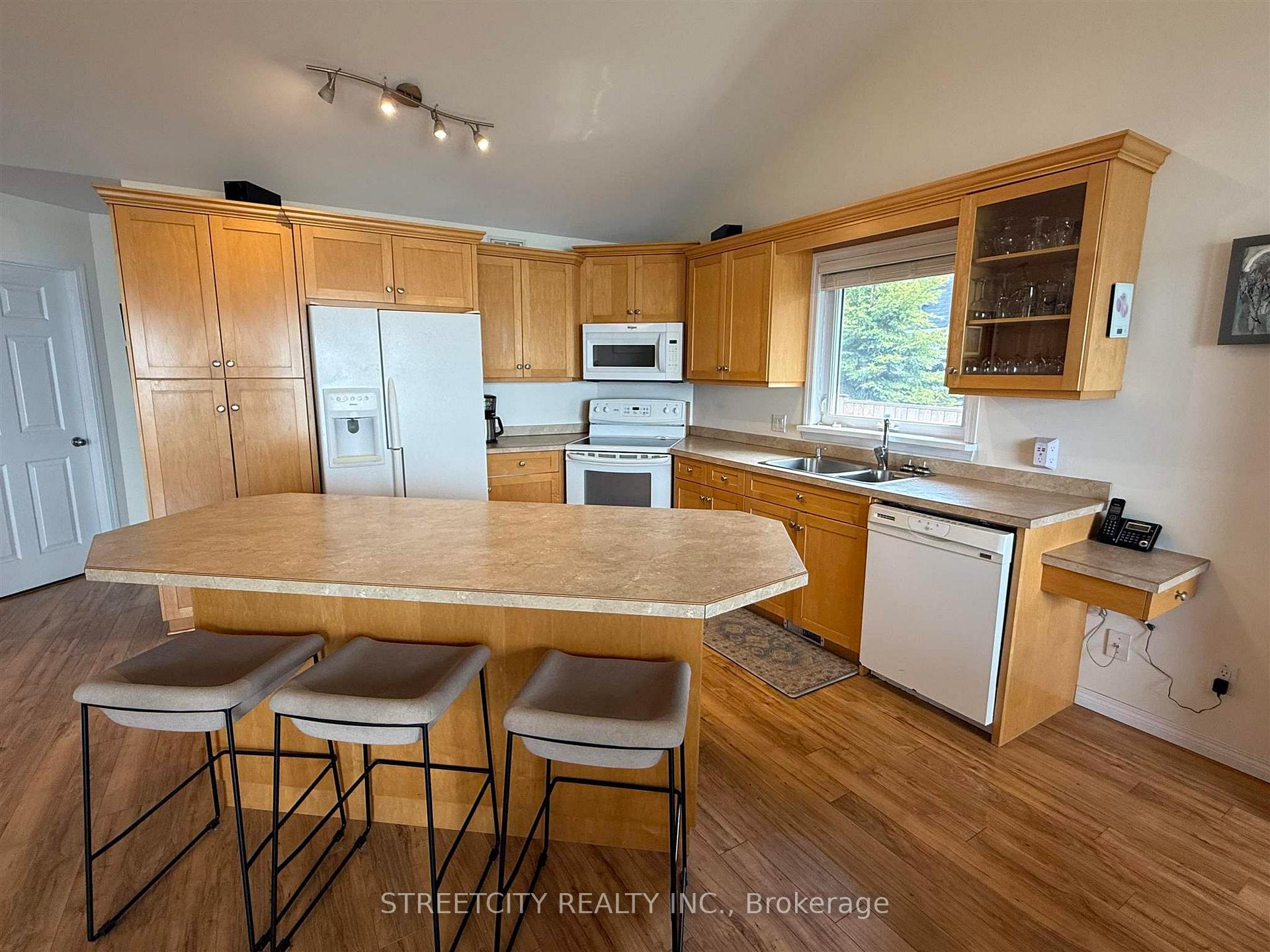 Photo 8 of 1329 Silver Beach Drive, Shuniah — HOMEH