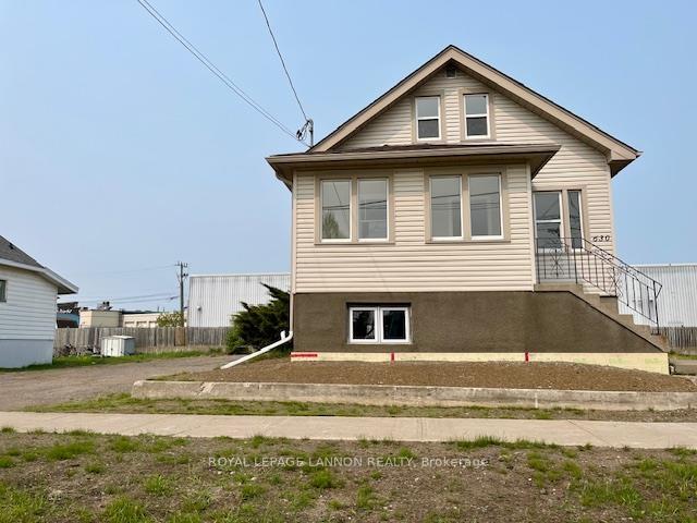 Photo 2 of 630 Winnipeg Avenue, Thunder Bay, Court / Cumberland — HOMEH