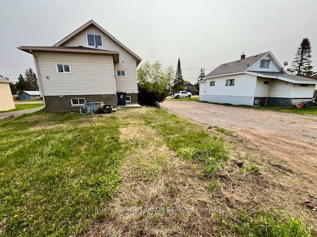 Photo 4 of 630 Winnipeg Avenue, Thunder Bay, Court / Cumberland — HOMEH