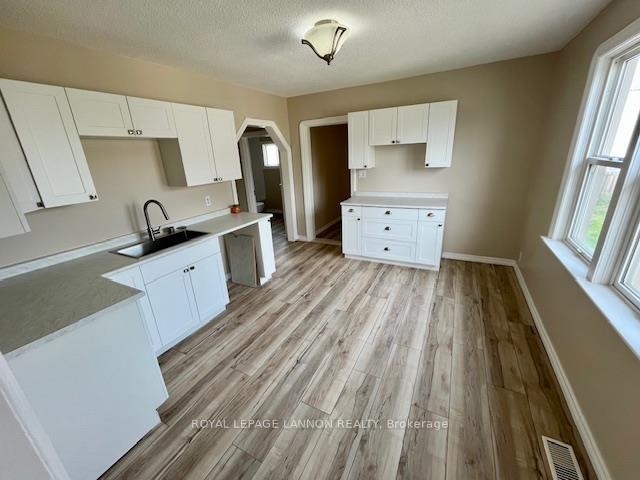 Photo 7 of 630 Winnipeg Avenue, Thunder Bay, Court / Cumberland — HOMEH