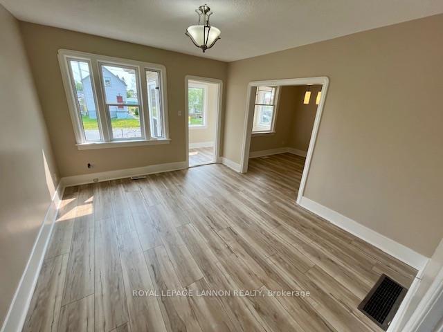 Photo 12 of 630 Winnipeg Avenue, Thunder Bay, Court / Cumberland — HOMEH