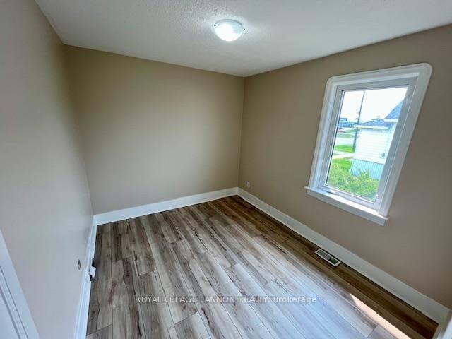 Photo 14 of 630 Winnipeg Avenue, Thunder Bay, Court / Cumberland — HOMEH