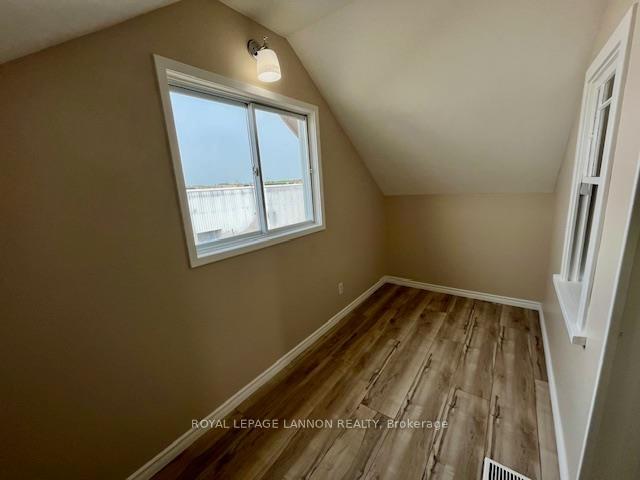 Photo 15 of 630 Winnipeg Avenue, Thunder Bay, Court / Cumberland — HOMEH