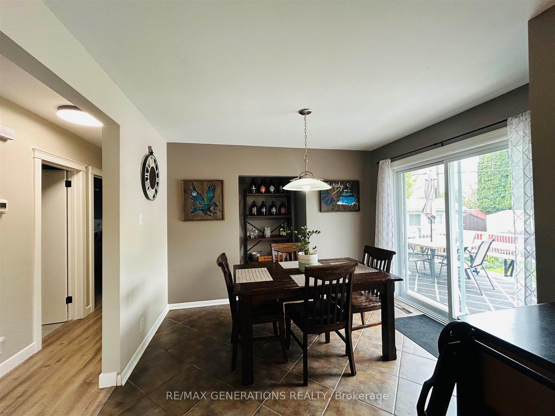 Photo 15 of 98 Phyllis Street, Thunder Bay, Forest Park — HOMEH