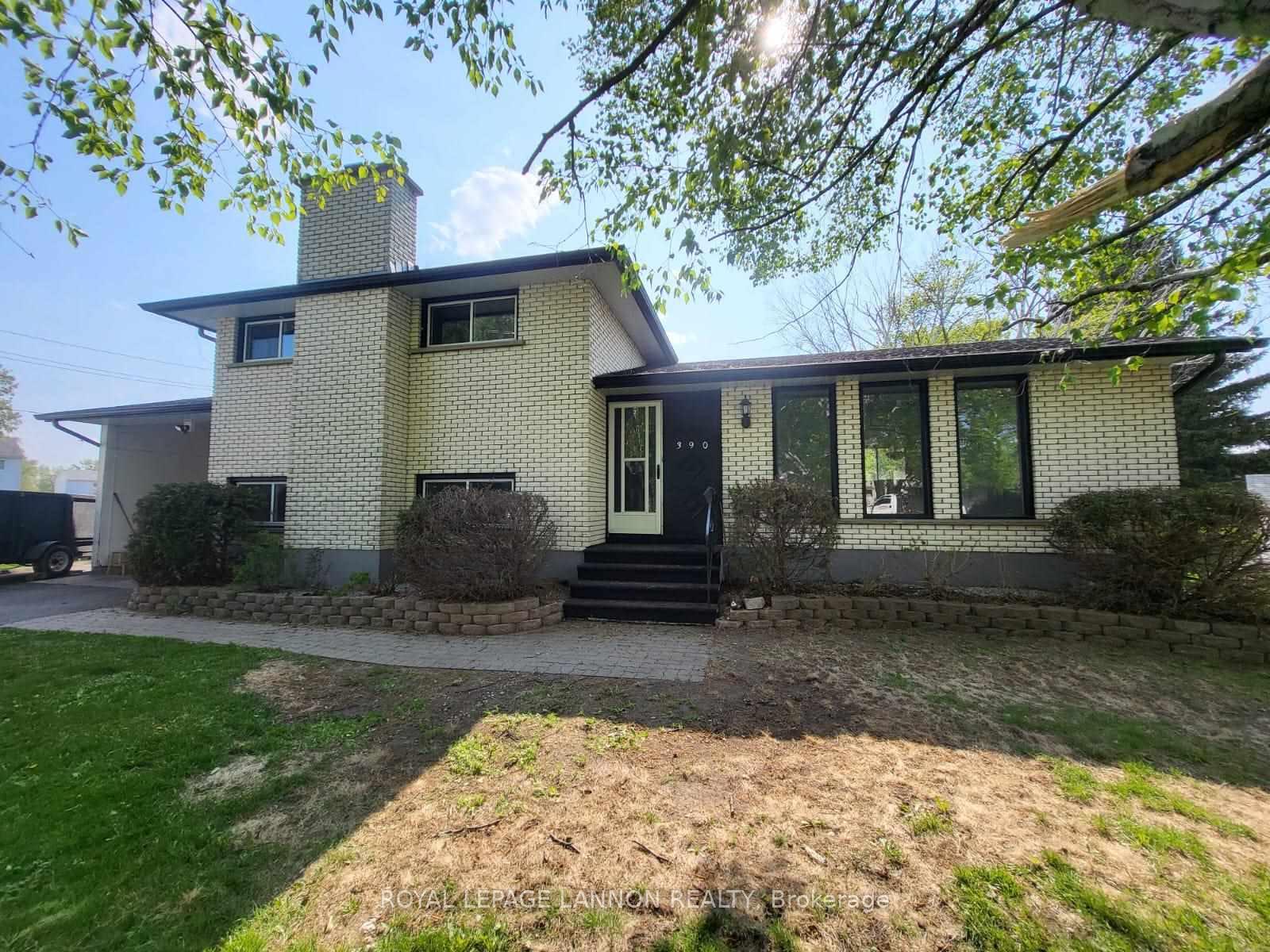 Photo 2 of 390 Lambton Pl., Thunder Bay, Northwood Park — HOMEH