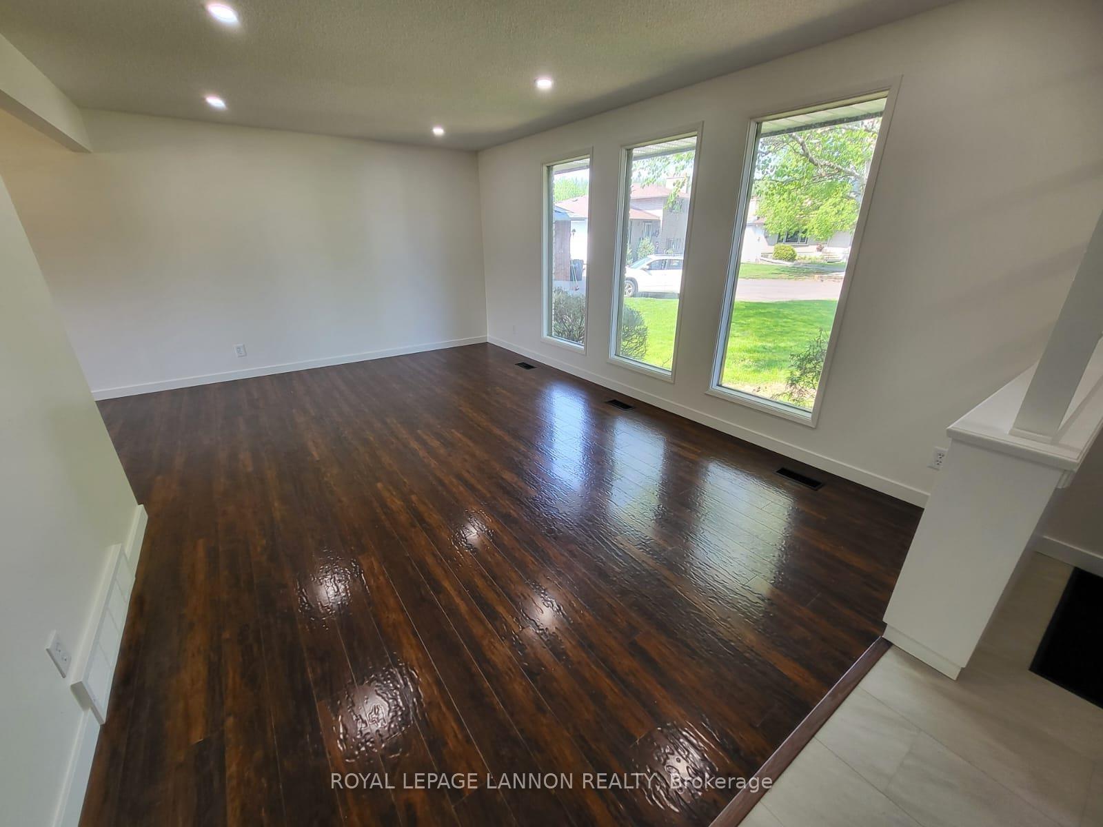 Photo 10 of 390 Lambton Pl., Thunder Bay, Northwood Park — HOMEH