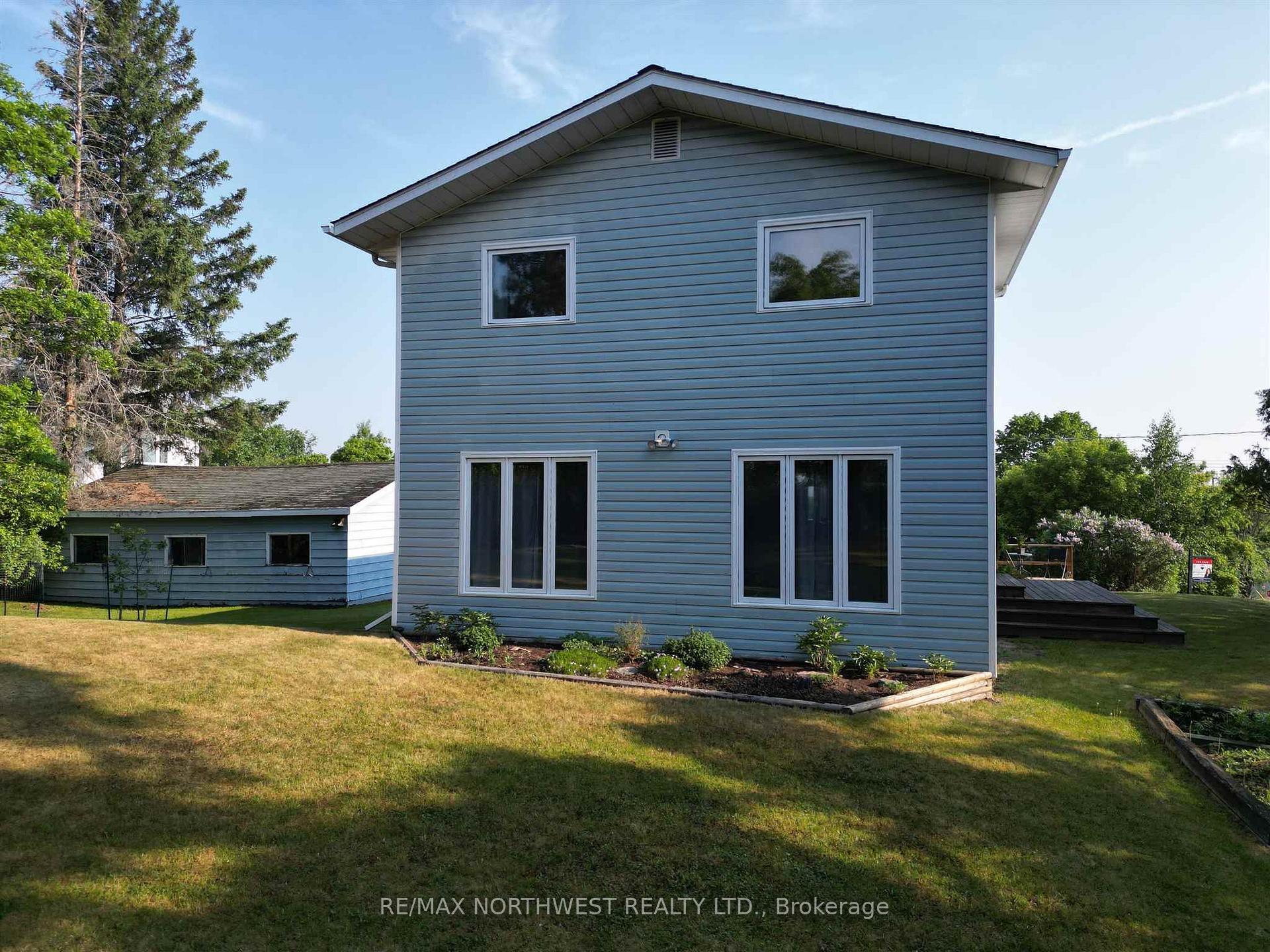Photo 2 of 616 Sixth Street, Kenora, Keewatin — HOMEH