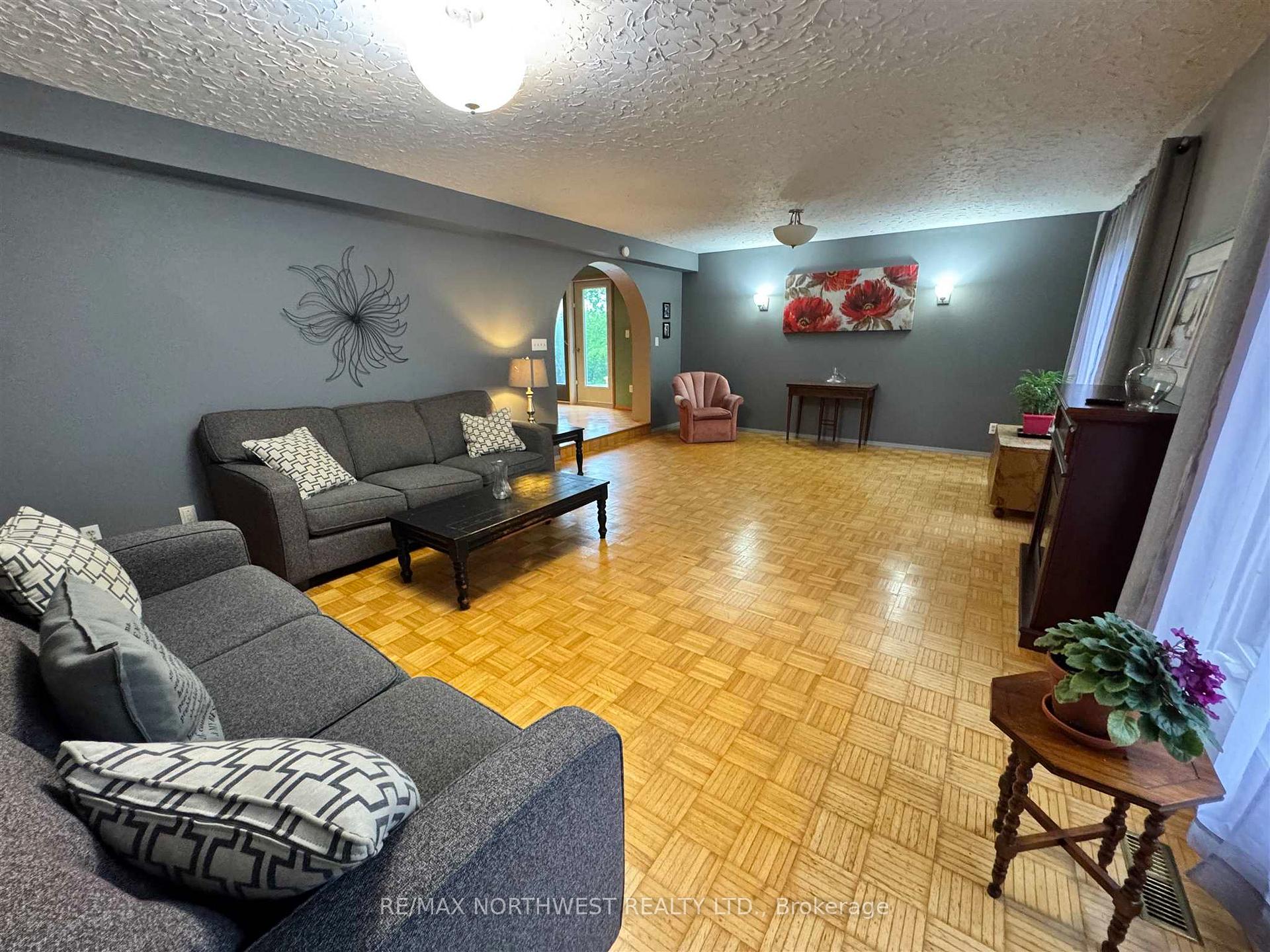 Photo 19 of 616 Sixth Street, Kenora, Keewatin — HOMEH