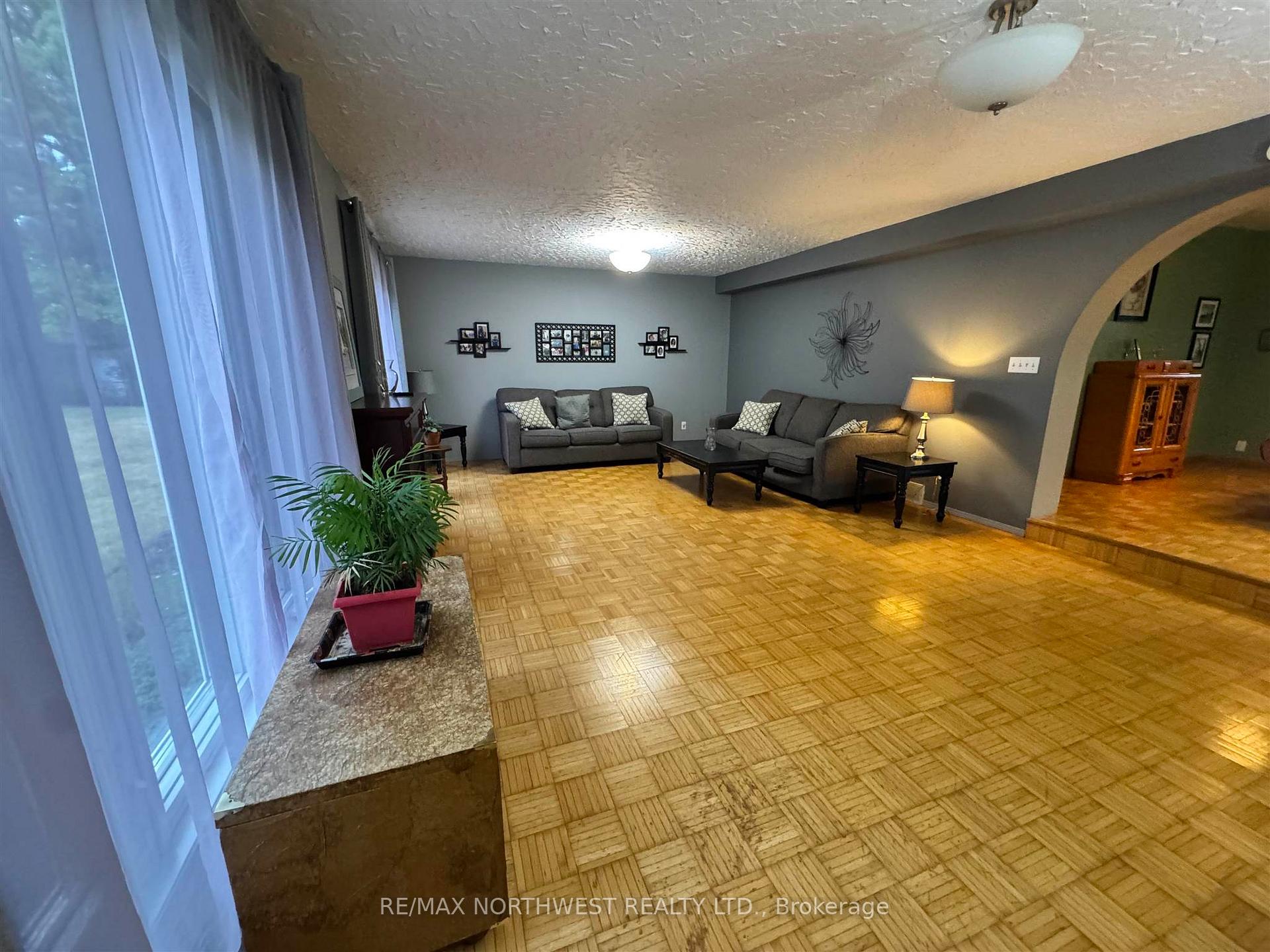 Photo 21 of 616 Sixth Street, Kenora, Keewatin — HOMEH