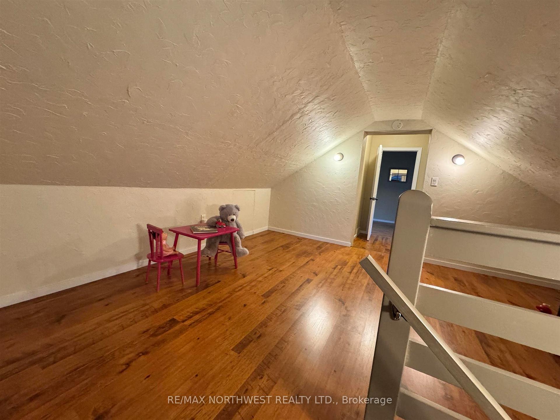 Photo 27 of 616 Sixth Street, Kenora, Keewatin — HOMEH