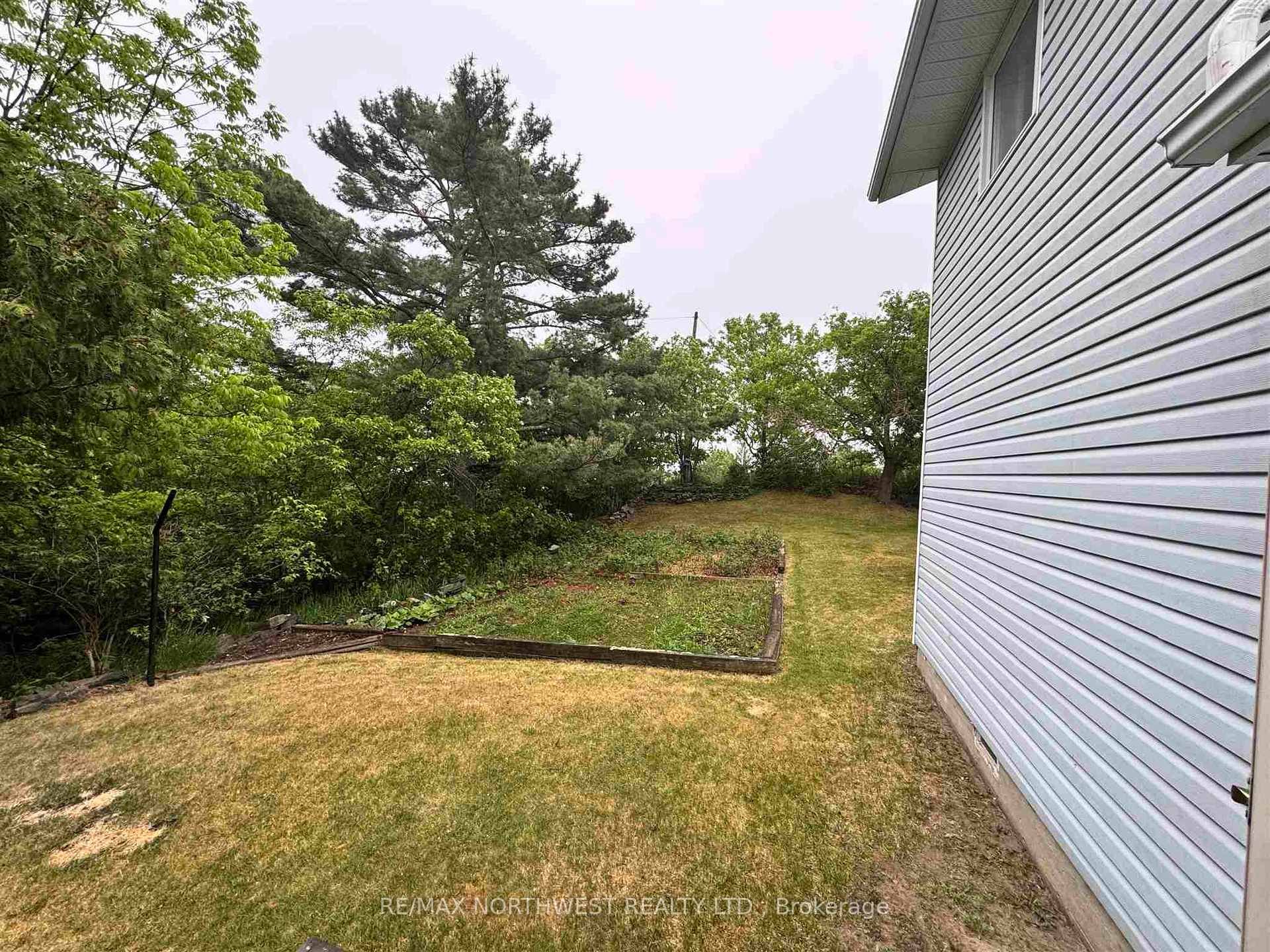 Photo 32 of 616 Sixth Street, Kenora, Keewatin — HOMEH