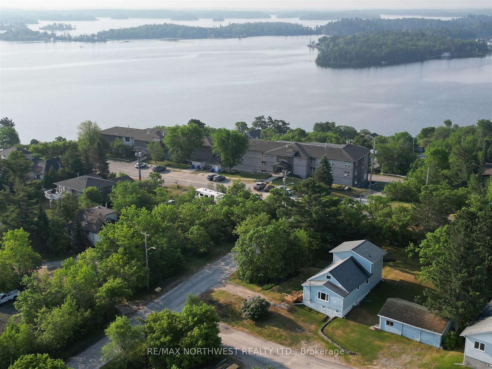 Photo 39 of 616 Sixth Street, Kenora, Keewatin — HOMEH