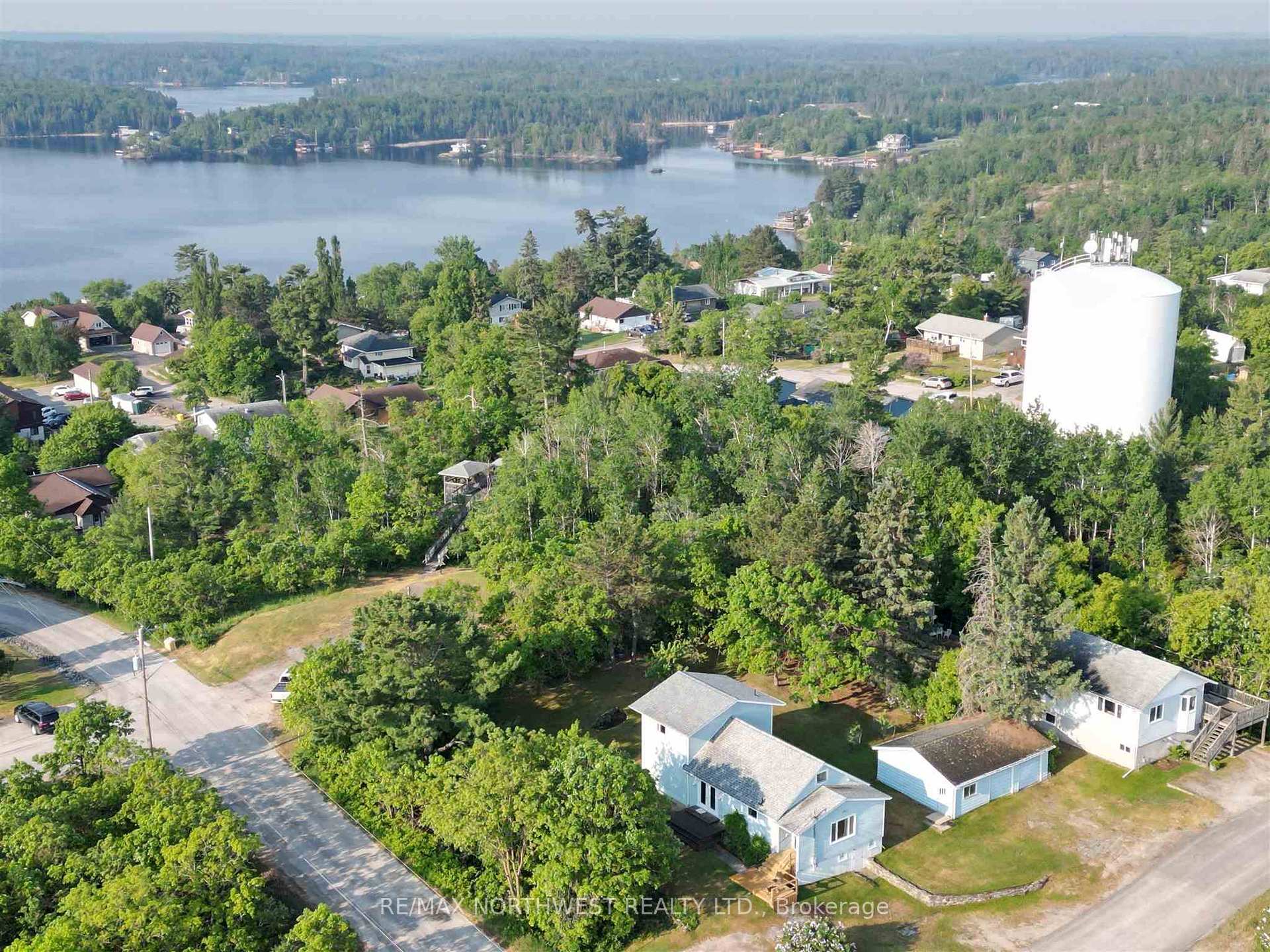 Photo 42 of 616 Sixth Street, Kenora, Keewatin — HOMEH