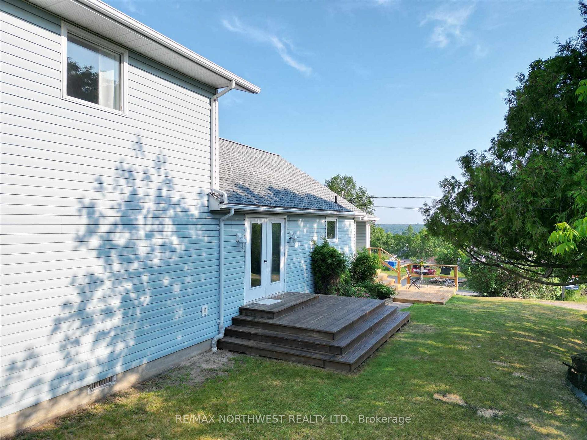Photo 43 of 616 Sixth Street, Kenora, Keewatin — HOMEH