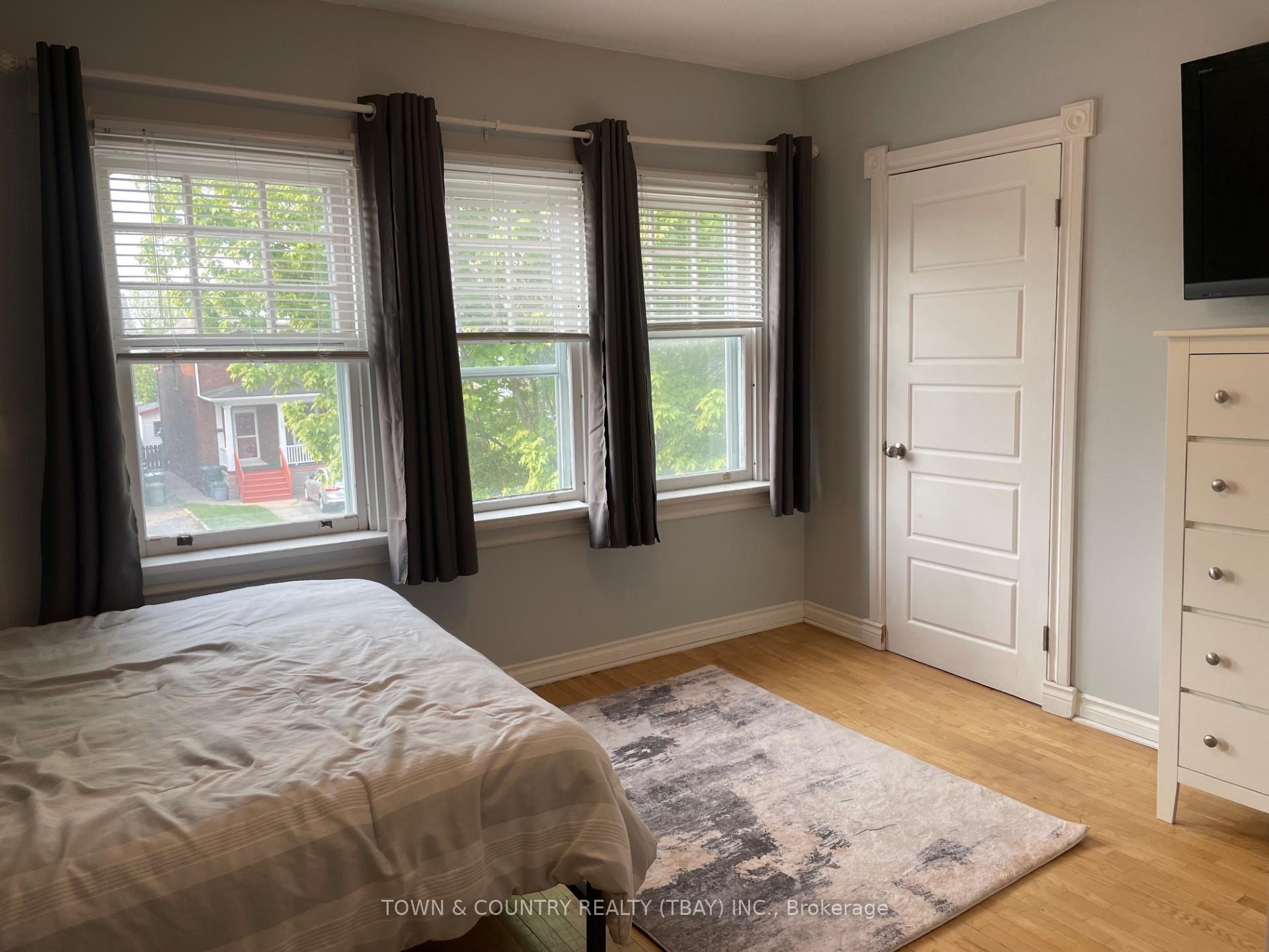 Photo 5 of 1421 Moodie Street E, Thunder Bay, Hyde Park — HOMEH