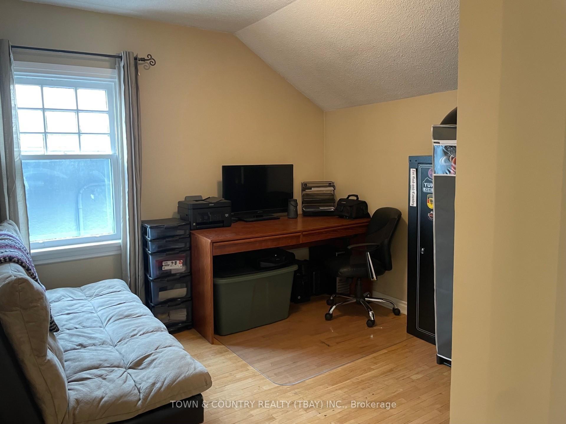 Photo 7 of 1421 Moodie Street E, Thunder Bay, Hyde Park — HOMEH