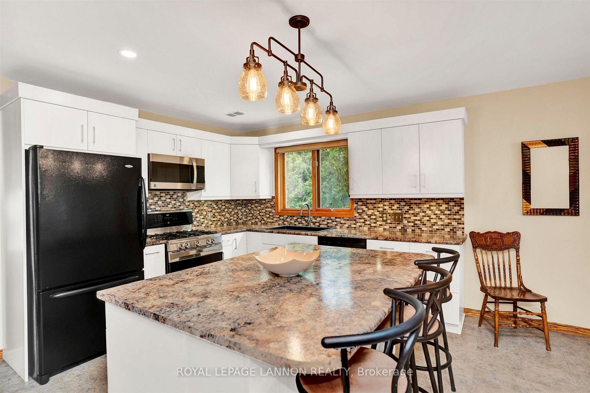 Photo 16 of 2061 Sunnyside Beach, Shuniah — HOMEH