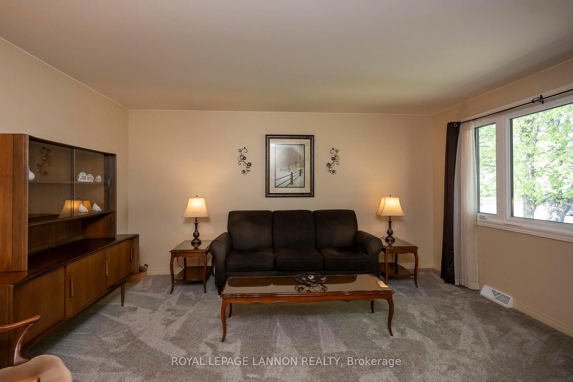 Photo 5 of 120 Black Bay Crescent, Thunder Bay, Current River — HOMEH